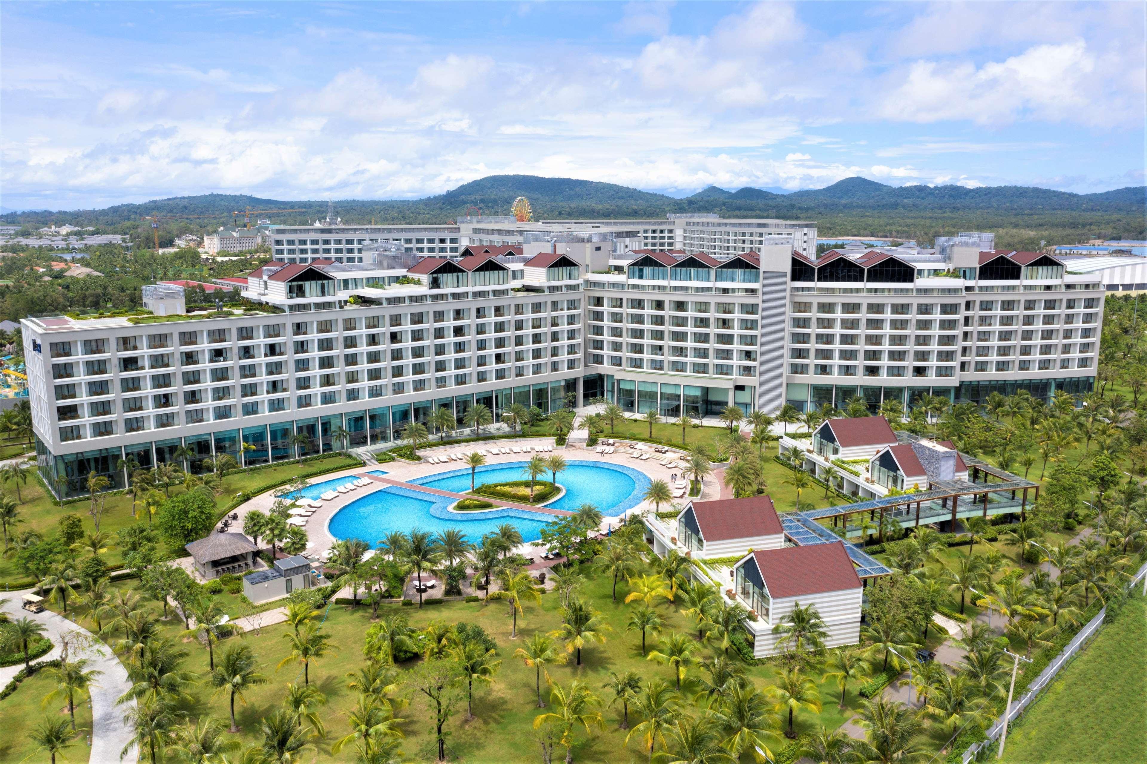Radisson Blu Resort Phu Quoc Exterior photo Vinpearl Hotel Nha Trang