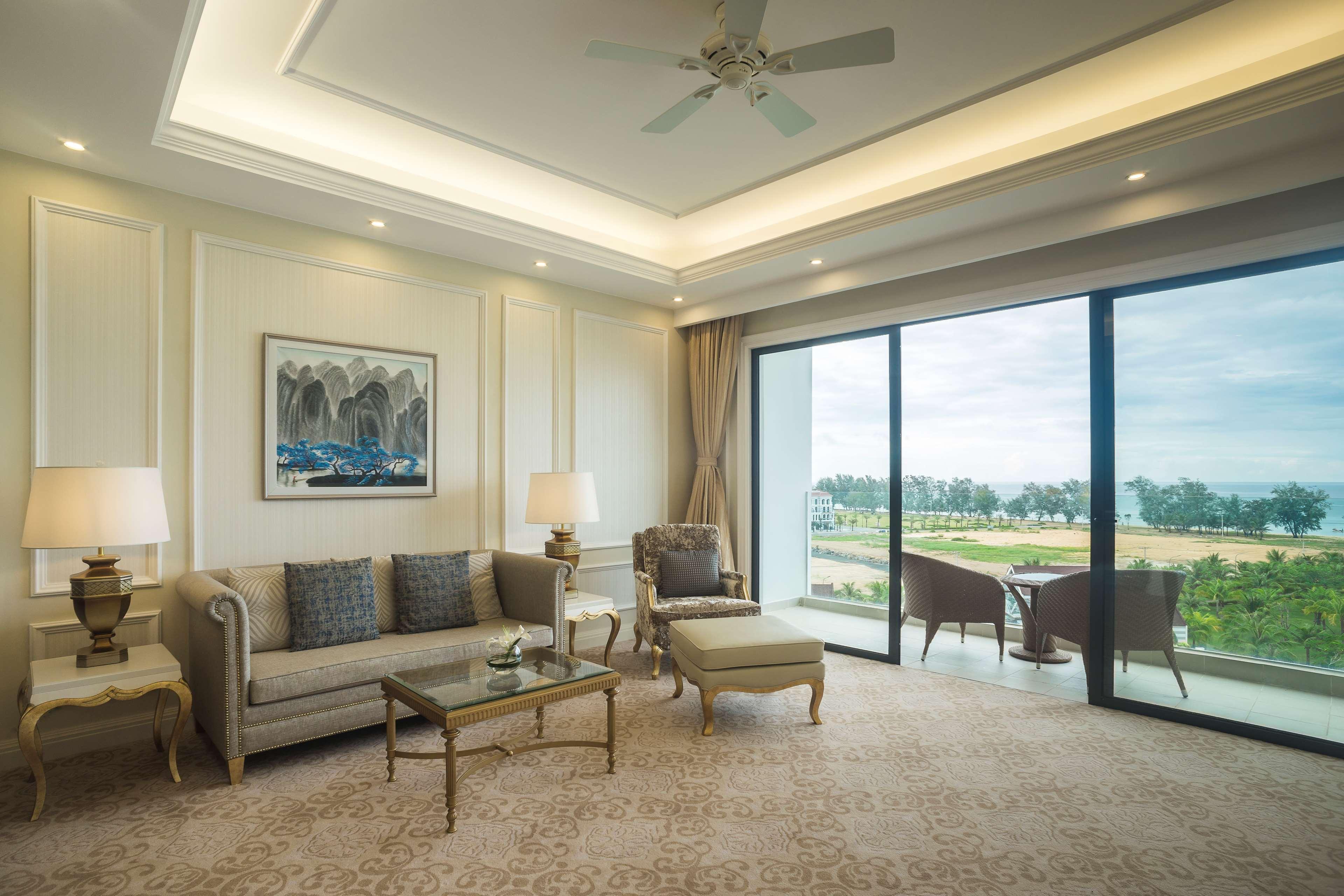 Radisson Blu Resort Phu Quoc Exterior photo Living room of a suite