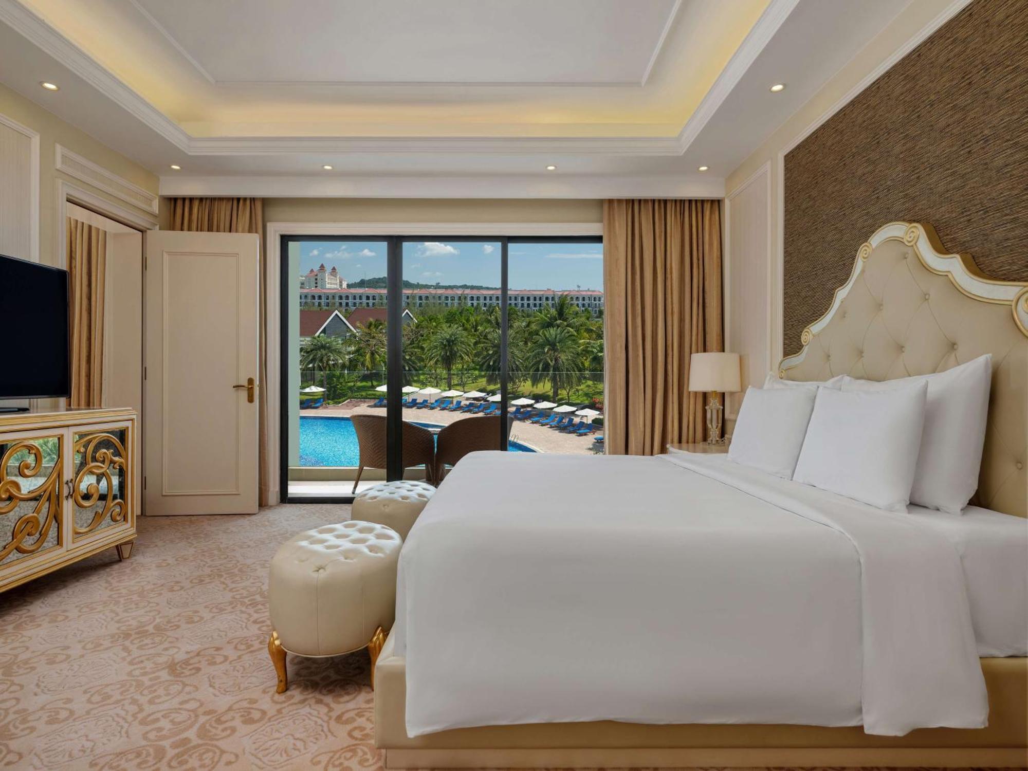 Radisson Blu Resort Phu Quoc Exterior photo A bedroom at the hotel