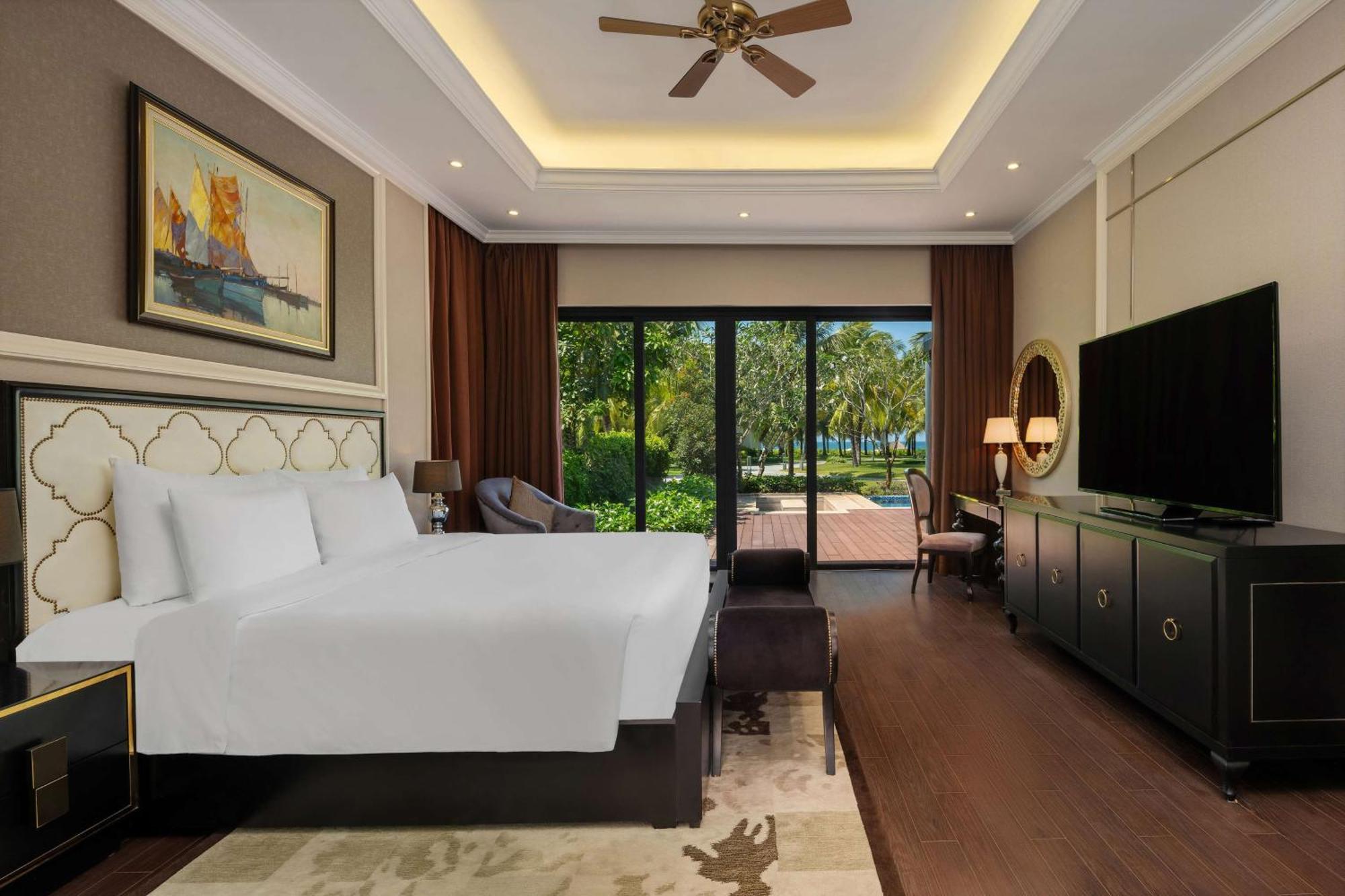 Radisson Blu Resort Phu Quoc Exterior photo Deluxe Pool Access
