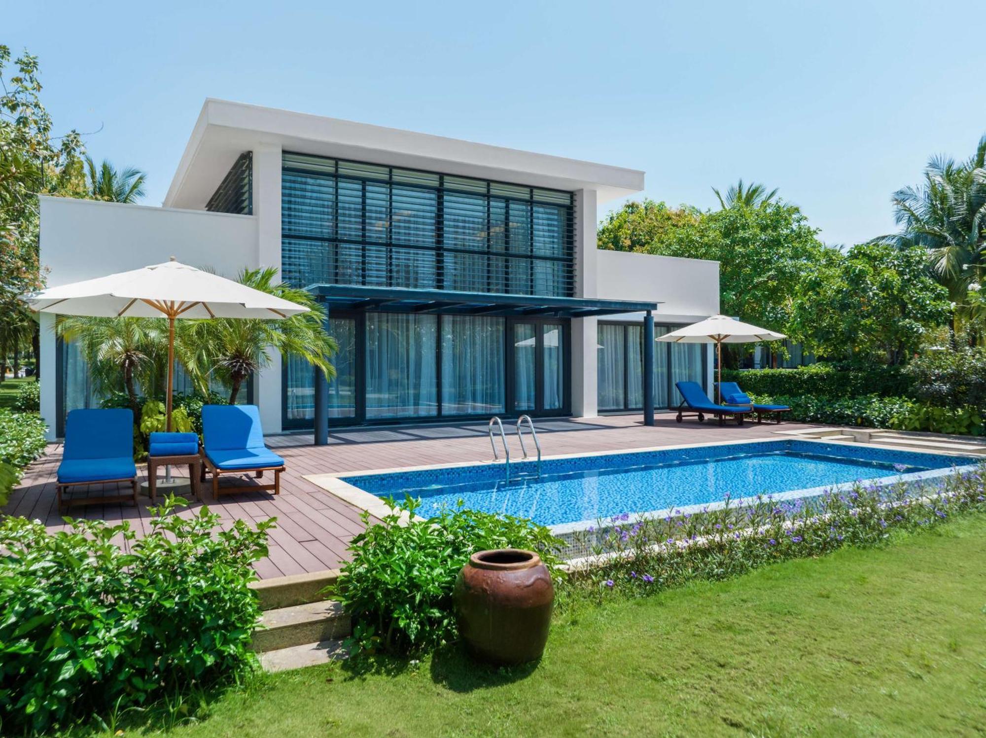 Radisson Blu Resort Phu Quoc Exterior photo A pool villa at the resort