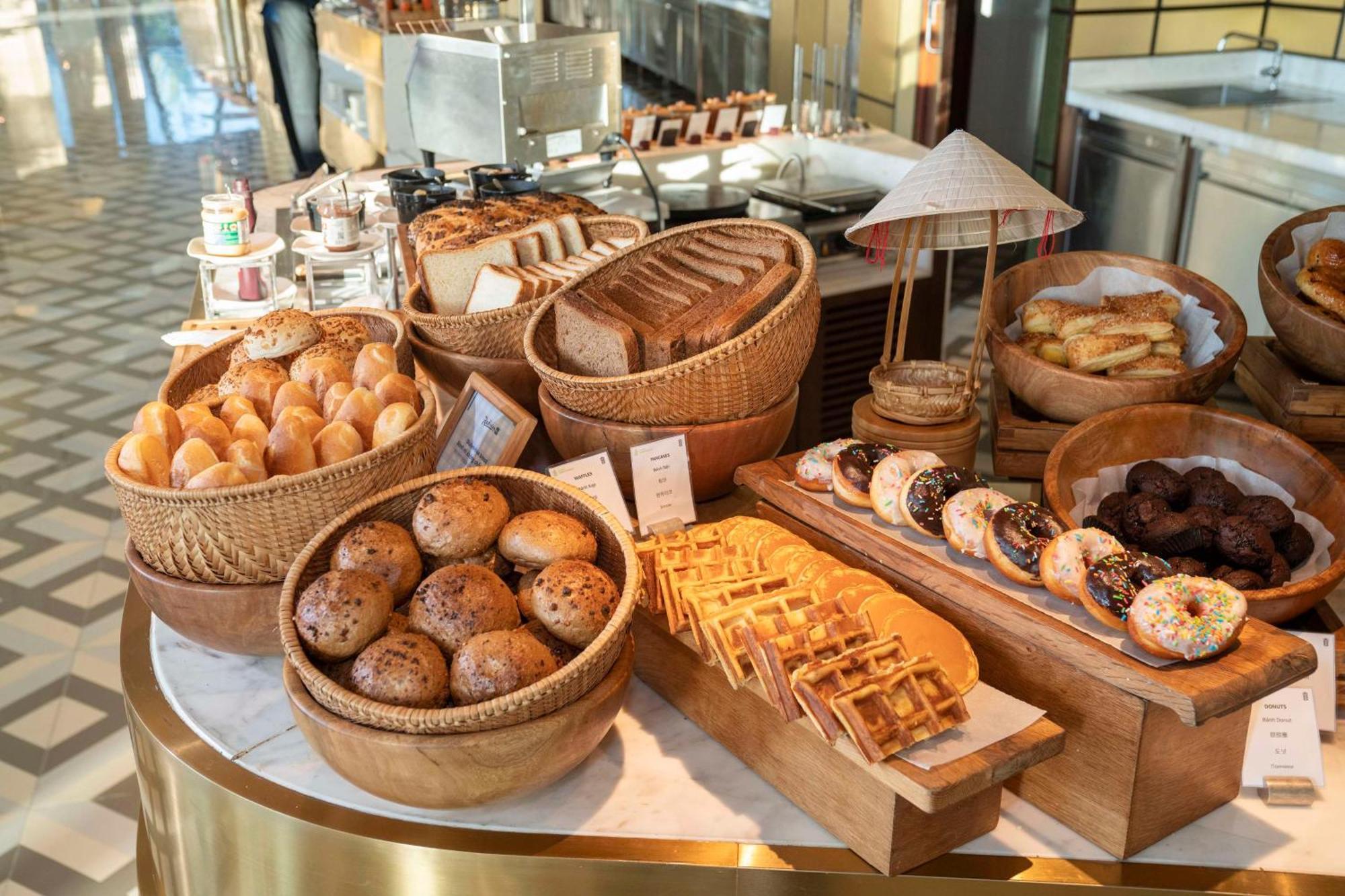 Radisson Blu Resort Phu Quoc Exterior photo A selection of bread and pastries